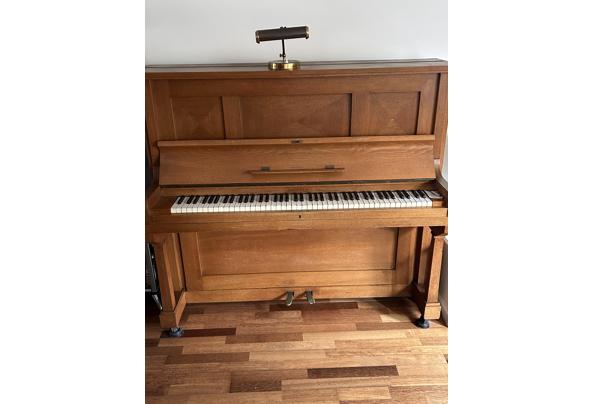 Piano merk Neufeld, jaren 30, met oefenpeda - IMG_9401