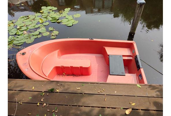 Polyester roeibootje - WhatsApp-Image-2024-08-18-at-12-25-43