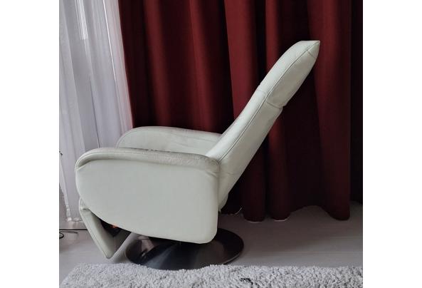 Heerlijke relaxstoel. Sta op, draaibaar, rugleuning en voetensteun elektrisch te bedienen.  - 20250808_173450