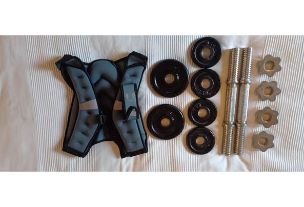 Gewichten 4x 0.50 kg en 2x 1 kg met halter en trainingsveld 5 kg - 20260202_155103