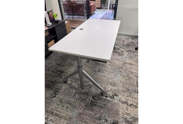 Verstelbaar (werk) bureau 160x80 cm - WhatsApp-Image-2026-09-14-at-14-44-47 Verstelbaar (werk) bureau 160x80 cm - WhatsApp-Image-2026-09-14-at-14-44-47