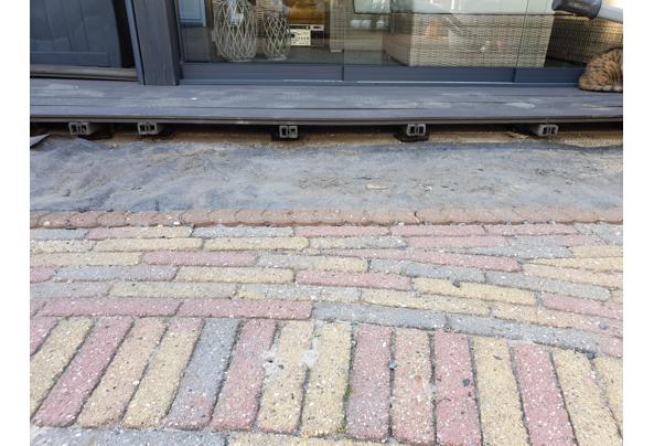 Waalstenen, geel, rood en blauw 20 lengte, 5 dik en 8 hoog meer als 25 m2 GRATIS - 20230525_193838