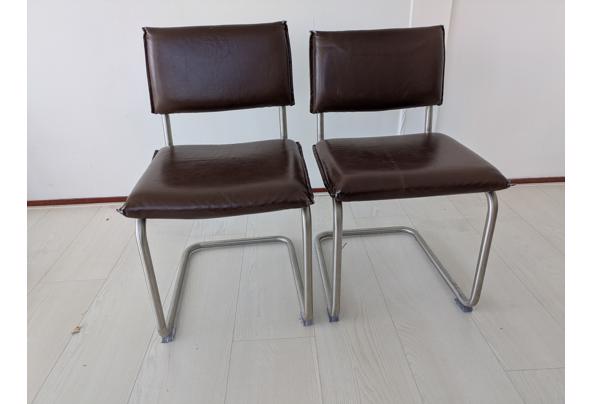 2 eetkamer stoelen - PXL_20250419_112351364