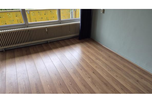 Laminaat ongeveer 55m2 uiterlijk 7 juni eruit. - 20260520_160515