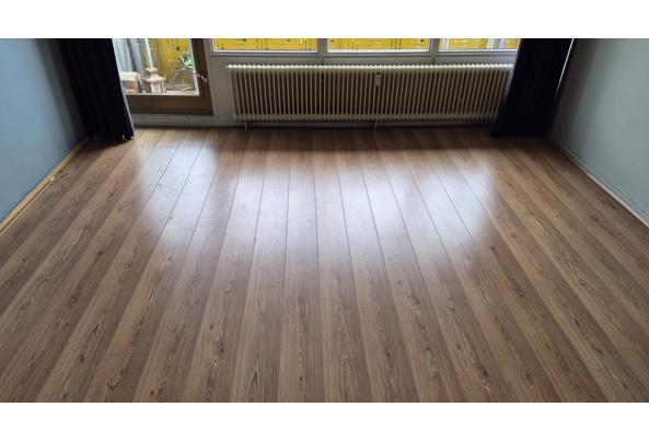 Laminaat ongeveer 55m2 uiterlijk 7 juni eruit. - 20260520_160518