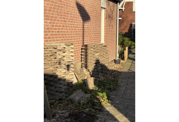 De tegels liggen klaar om opgehaald te worden - IMG_1817