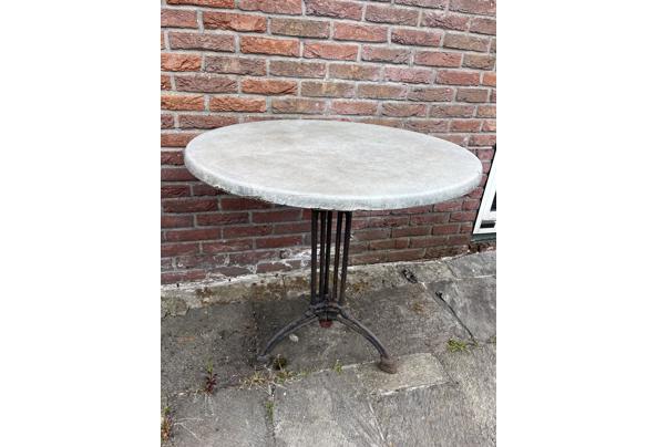 Ronde buitentafel met gietijzer onderstel - IMG_1573