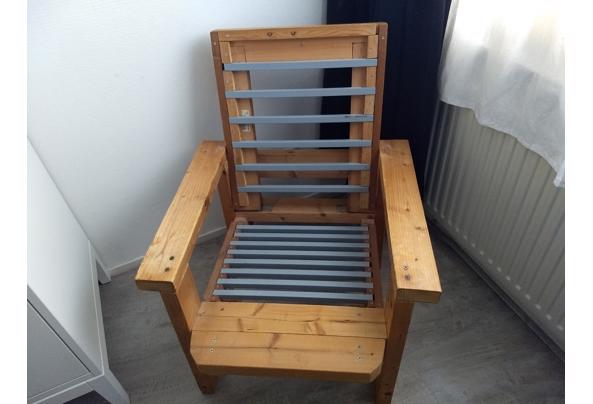 Zelfgemaakte 'Rietveld' stoel van hout en staal - IMG_20240622_110039203
