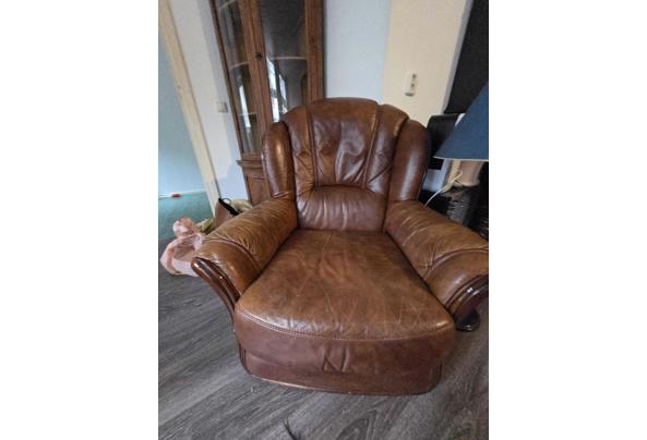 Weg te geven drie stoelen  in goede staat - IMG-20260115-WA0015