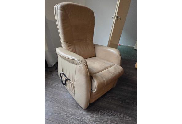 Weg te geven drie stoelen  in goede staat - IMG-20260115-WA0017