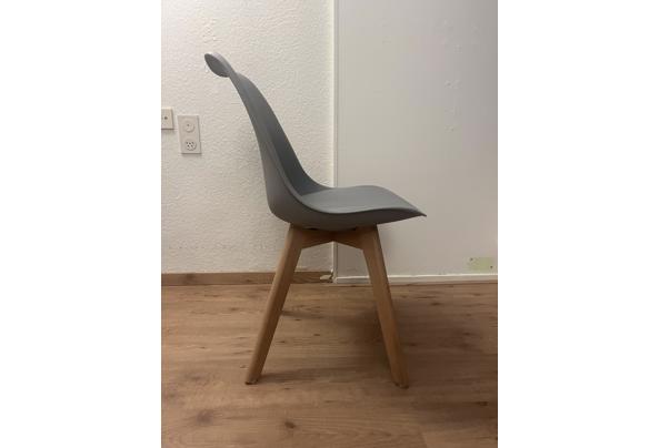 4 Moderne lichtgrijze Keeve (dupe) eetkamerstoelen – set van 4 - IMG_2613