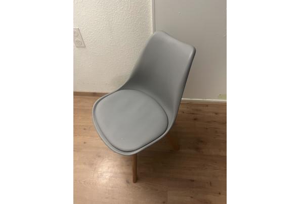 4 Moderne lichtgrijze Keeve (dupe) eetkamerstoelen – set van 4 - IMG_2615