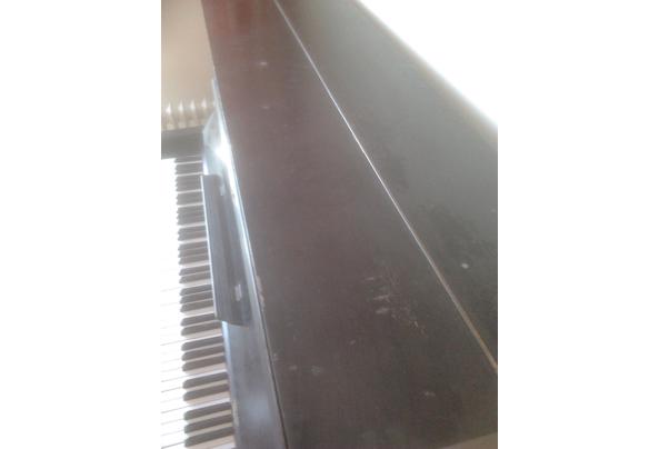 Zwarte piano - 2022-06-04-15-37-01
