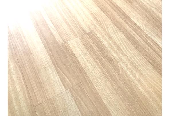 60m2 laminaatvloer - zelf weg te halen tussen 23-27 sept - laminaat