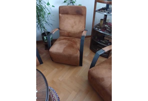 2 Stoelen en een 2 zitsbank - IMG-20260908-WA0004
