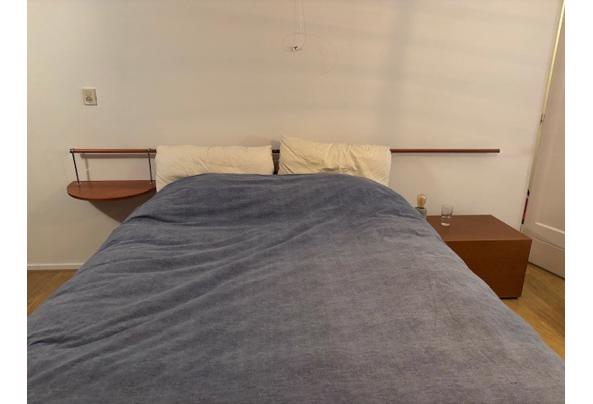 Mooi bed 160 breed bij 200 lang. Compleet met matras en topper - IMG_7429