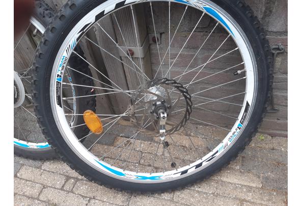 wielen van/voor 24 inch mountainbike - 20220815_130308