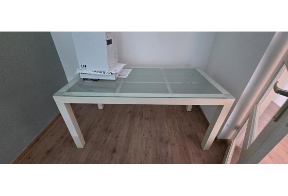 Moderne Tafel met Strak Design - 20260913_132550 Moderne Tafel met Strak Design - 20260913_132550