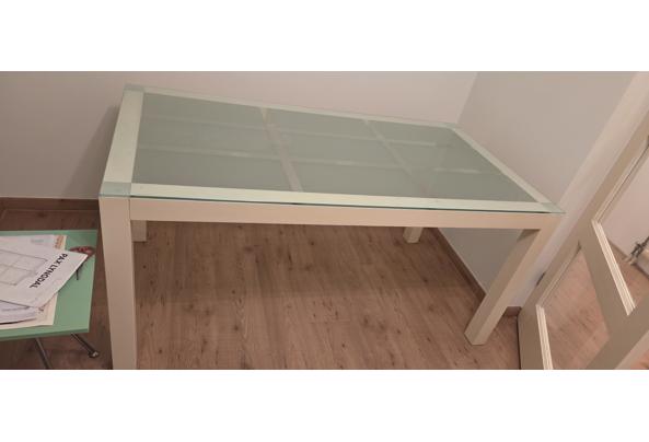 Moderne Tafel met Strak Design - 20260917_203152 Moderne Tafel met Strak Design - 20260917_203152