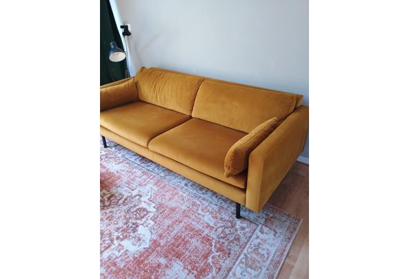 3 zitsbank met hocker okergele stof - IMG_20260516_111303888