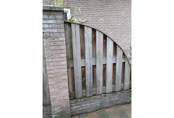 Gratis af te halen. 4x schutting 150 x 150 cm en 1 halfronde schutting 150x150 cm - IMG_20241212_145307340