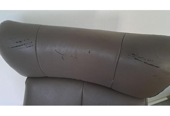 Stoel met hocker - 20251106_094050_stackdownload