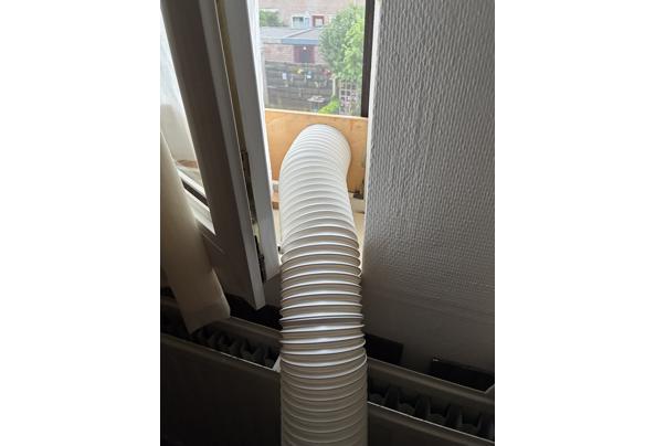 Wie wil hem hebben? Een oude, vrijstaande airconditioner, werkt nog goed - IMG_3805