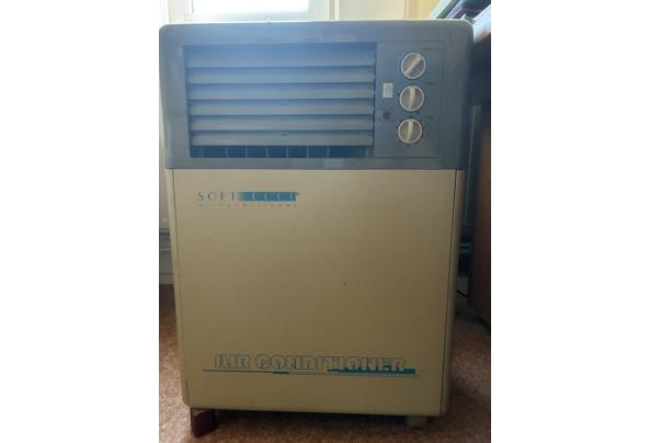 Wie wil hem hebben? Een oude, vrijstaande airconditioner, werkt nog goed - IMG_3820