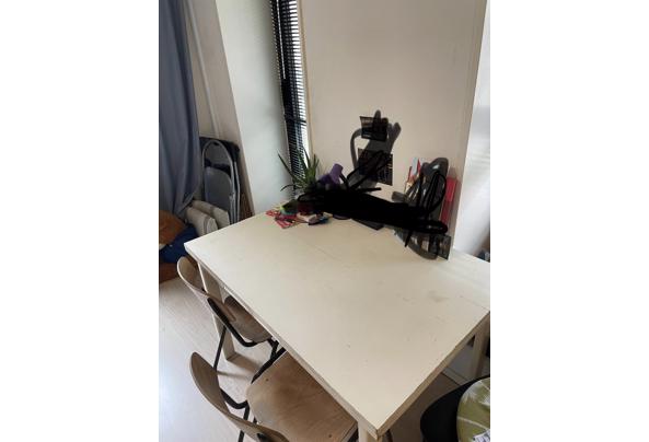 Uitschuifbare eettafel met stoelen - 28538e15-cfae-44e5-8c5f-8c0b82039285