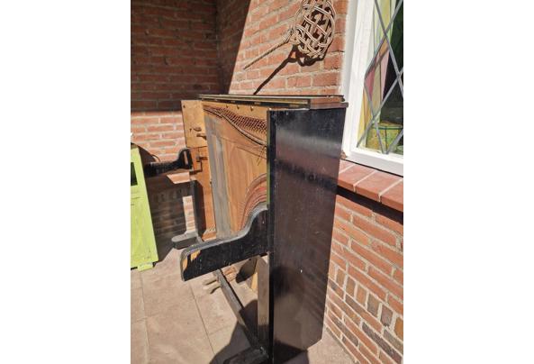 Piano, alleen de klankkast en deel van de ombouw - 20260715_103235