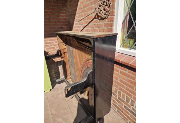 Piano, alleen de klankkast en deel van de ombouw - 20260715_103255
