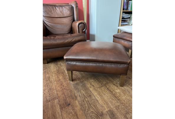 4 stoelen met 2 hockers - IMG_8664 4 stoelen met 2 hockers - IMG_8664