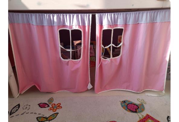 hoogslaper met glijbaan en gordijntjes - 20260125_134516