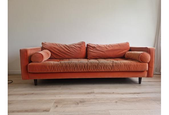 Fluwelen driezitsbank (kleur burnt orange) - 20260820_123825