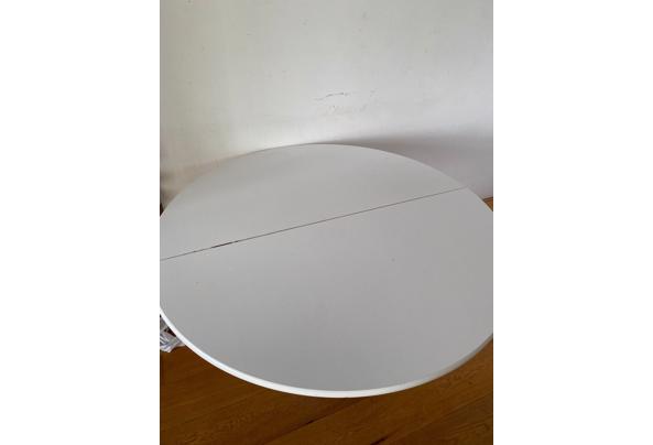 Witte ronde eettafel met twee extra tafelbladen om tafel groter te maken - WhatsApp-Image-2023-08-22-at-16-51-15-(1)