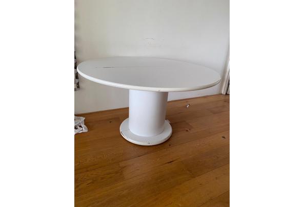Witte ronde eettafel met twee extra tafelbladen om tafel groter te maken - WhatsApp-Image-2023-08-22-at-16-51-15