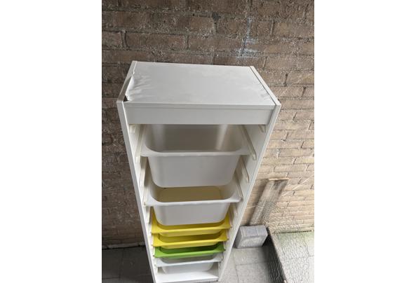 Kast met opbergbakken - image