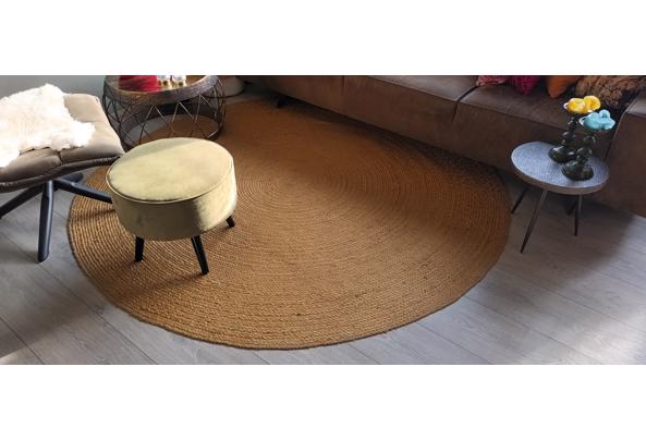 Rond vloerkleed ongeveer. 180cm. - 20231122_111532