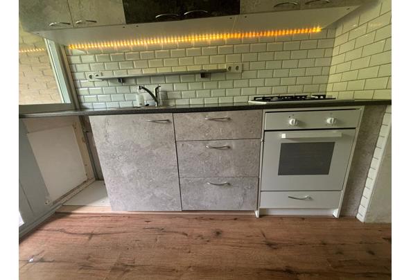 Gratis keuken met oven en gasfornuis. - D740AFAA-0D89-4AC6-A69E-EA89323564B8