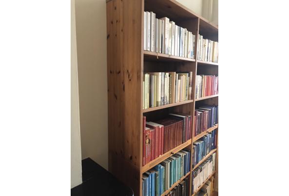 Boekenkast grenen IKEA - B37C85F1-B239-4020-B84A-E13EE2292FFB