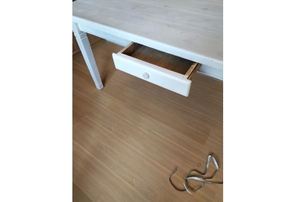 Tafel oud grenen white wash geverfd blad en poten wit - IMG20220227124429_638615745882786990