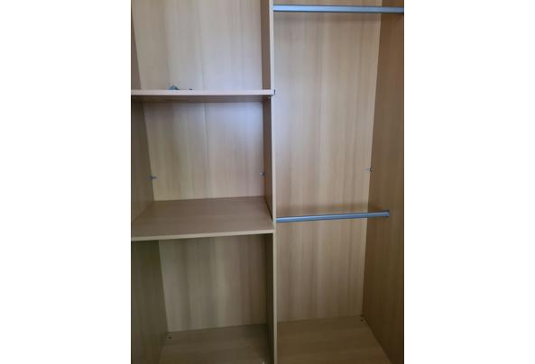 Kleiding kast wie kan ik blij maken - 20260719_165714