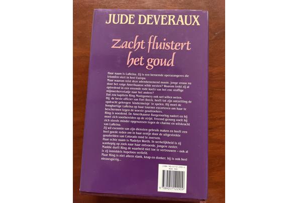 Fictie boek: Jude Deveraux - Zacht fluistert het goud - image