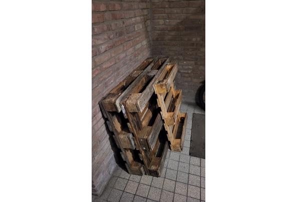 Pallets 2 'groot' en 1 'klein' - 20241212_171209