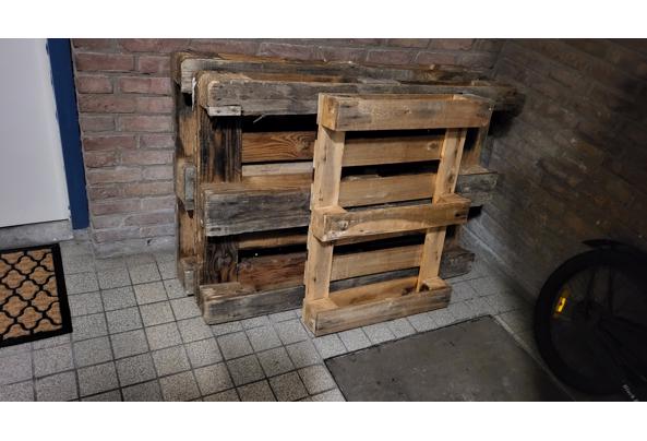 Pallets 2 'groot' en 1 'klein' - 20241212_171216