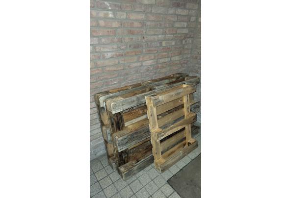 Pallets 2 'groot' en 1 'klein' - 20241212_171224