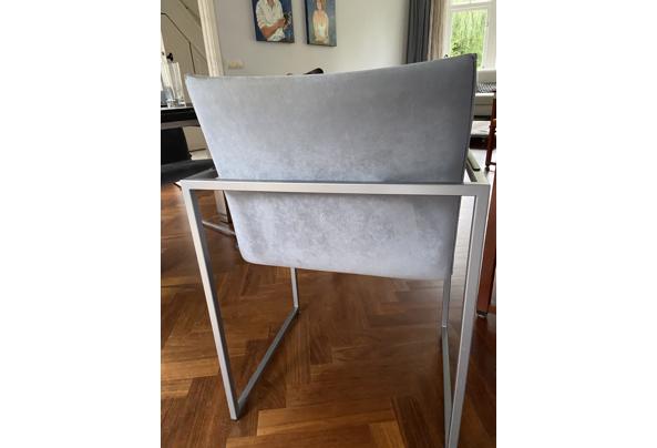 Twee eettafel stoelen  - A3EA540C-4272-45B5-AE0B-91E5B086263D