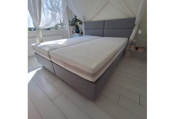 Boxspring 220 x 180 cm met hoofdbord en matrassen - 20260320_144726 Boxspring 220 x 180 cm met hoofdbord en matrassen - 20260320_144726