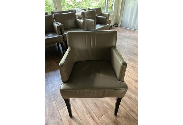 Partij van 38 dezelfde stoelen - IMG_1599