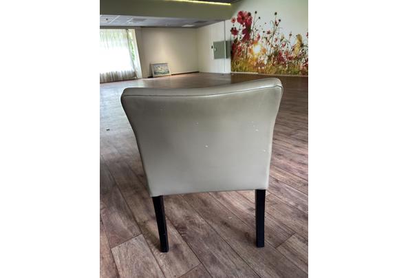 Partij van 38 dezelfde stoelen - IMG_1601